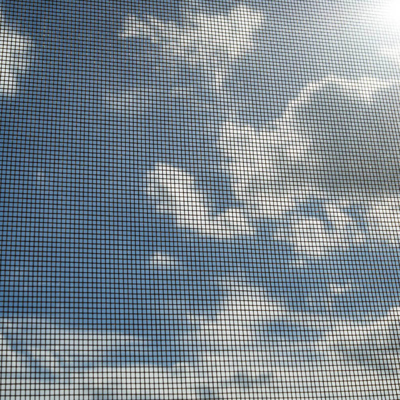 Insektenschutzgitter mit Himmel und Wolken