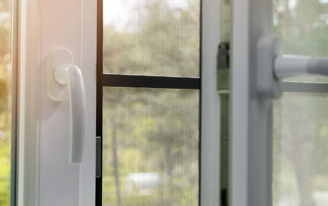 Fensterrahmen mit Insektenschutzgitter